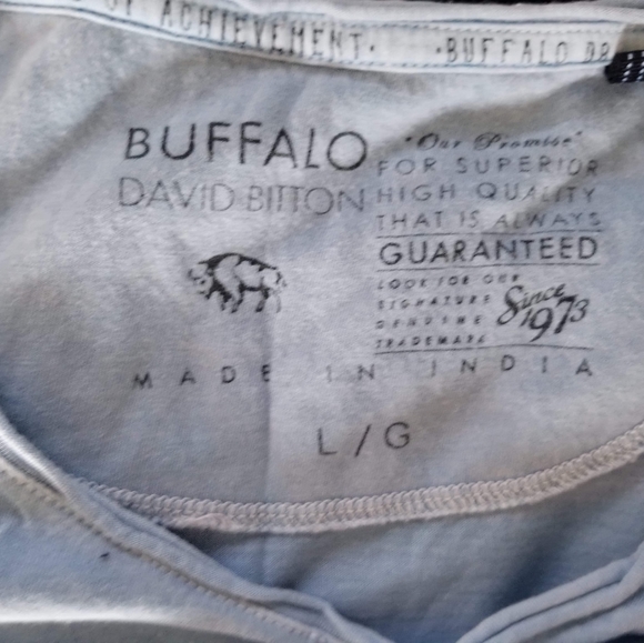 Buffalo t shirt - Picture 2 of 2